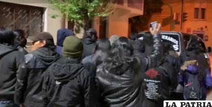 Familiares y amigos de Sonny lo acompañaron en los últimos momentos /LA PATRIA
