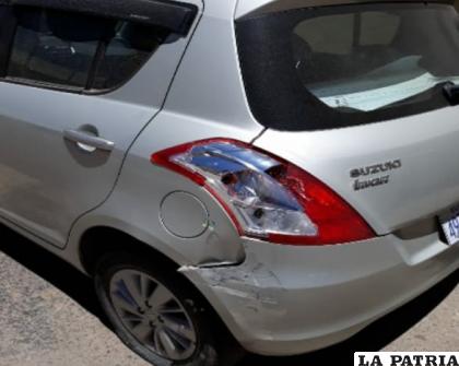 El automóvil revistió daños en la parte izquierda de su estructura /Policía
