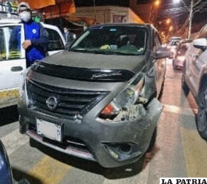 Se presume que el automóvil protagonista habría rozado a otro motorizado para luego impactar contra un vehículo más /Tránsito