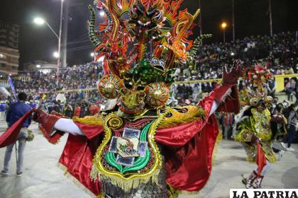 Diablo derrocha alegría en la entrada folklórica 
