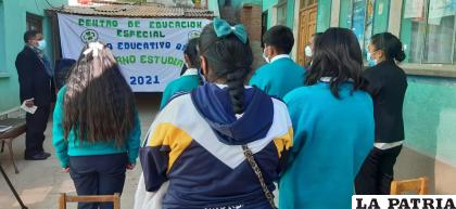 Poco o nada hacen las autoridades por los estudiantes con discapacidad en Oruro / LA PATRIA
