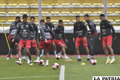 Bolivia necesita hacer respetar la casa para seguir con chances de llegar al mundial /APG