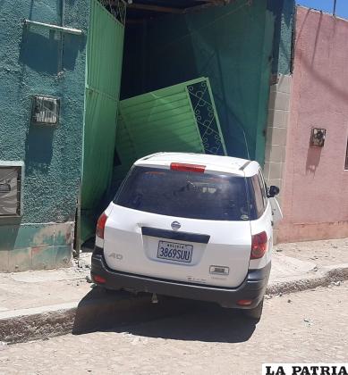 El motorizado fue a dar contra la vivienda /LA PATRIA