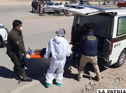El cuerpo fue trasladado a la morgue del cementerio para su autopsia /LA PATRIA