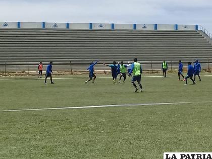 Los jugadores volvieron a las prácticas, pero sin una solución clara a sus pedidos /Jaime Martinez