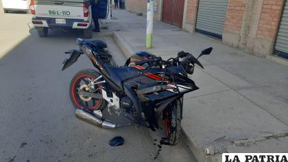 La motocicleta fue dañada de gran manera por el impacto /LA PATRIA