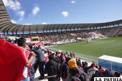 El estadio de El Alto contará con iluminación /APG
