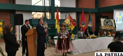 Representantes institucionales reconocieron la trayectoria de la Udabol /LA PATRIA 
