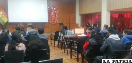 Estudiantes en el coloquio sobre práctica profesional /LA PATRIA 
