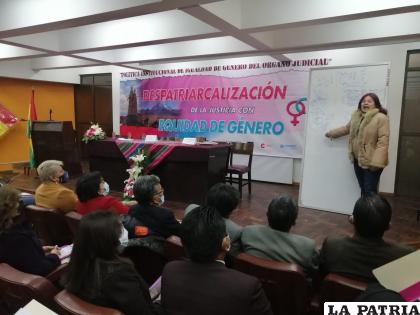 ??Taller de Despatriarcalización de la justicia ??
/ LA PATRIA
