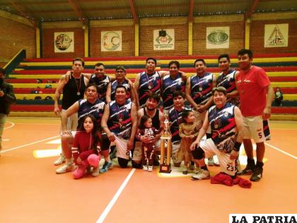 Merecido título para Luz y Fuerza en el baloncesto varones /LA PATRIA