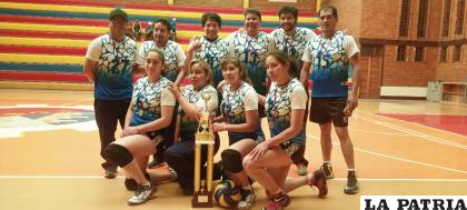 Hospital General campeón en el voleibol mixto /LA PATRIA
