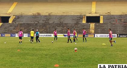 Los jugadores de Sur-Car deberán sellar la clasificación en casa este domingo /Sur-Car