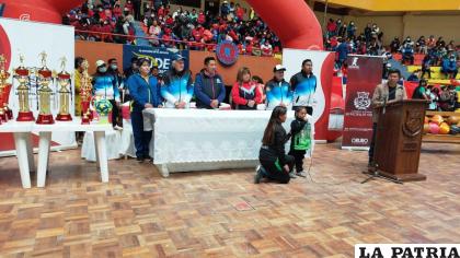 Promesa deportiva a cargo de la alumna Alexia Zabala /GAMO