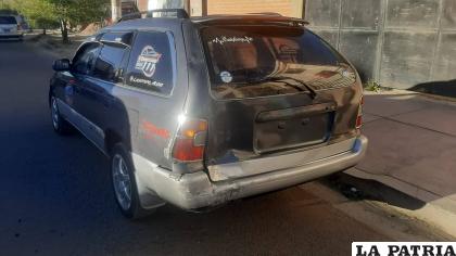 El coche tiene desperfectos mínimos por el choque / LA PATRIA
