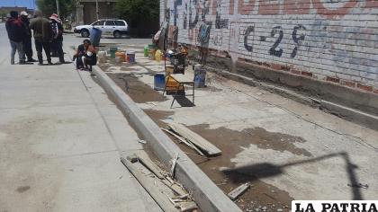 Los limpiadores de coches denunciaron que el chofer se dio a la fuga /LA PATRIA