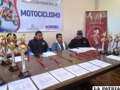 Durante la presentación de la competencia que se efectuará el domingo /LA PATRIA