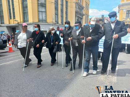 Gran caminata por el Día Internacional del Bastón Blanco 
/ LA PATRIA