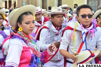 La alegría de los chicheños de Derecho / LA PATRIA
