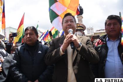 Arce y Choquehuanca durante la concentración en Plaza Murillo / APG