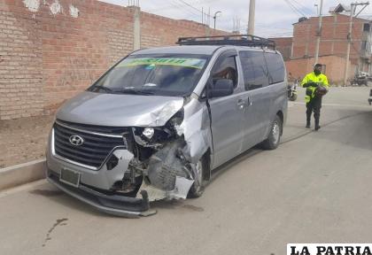 El poste quedó así luego del impacto /LA PATRIA