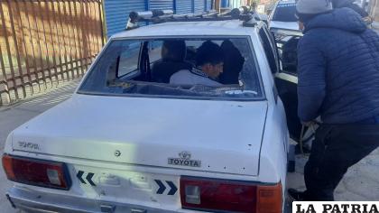  El implicado rompió el parabrisas posterior del automóvil 
/LA PATRIA

