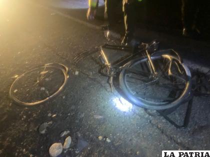 La bicicleta terminó muy dañada tras el impacto 
/Tránsito