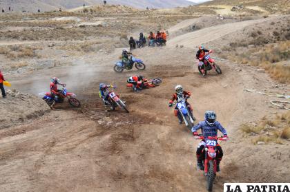 Oruro vive una linda fiesta con el deporte del motociclismo a nivel nacional/LA PATRIA