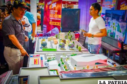 Los macro proyectos son socializados en la Expocruz /Gador
