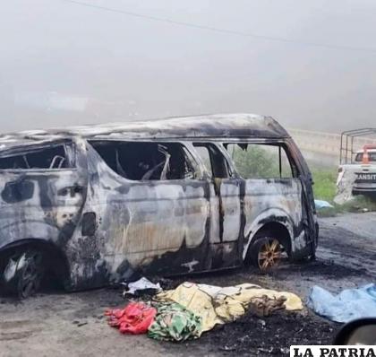 El motorizado terminó incinerado dejando seis muertos y cuatro heridos /El Defensorial