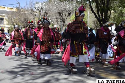 Estudiantes del nivel primario del colegio ??José Ignacio de Sanjinés? trajeron la cultura de Tarabuco al VISO 