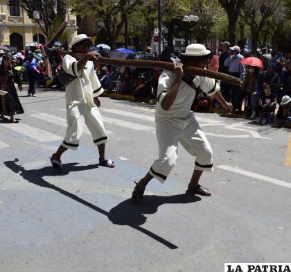 Llamativa presentación de los estudiantes del colegio Mejillones 2