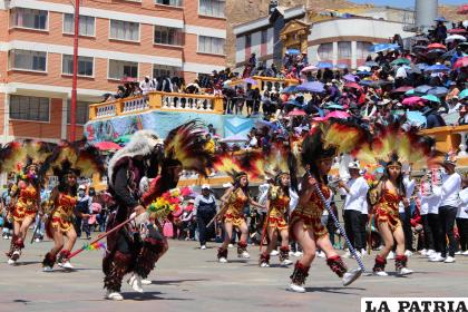 La Avenida Cívica fue el escenario de la gran demostración folklórica de los estudiantes /LA PATRIA