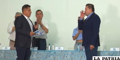 Jhonny Fernández al momento de la toma de juramento / UCS