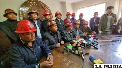 Los dirigentes de la COB durante el anuncio de que no asistirán al congreso del MAS /LA PATRIA