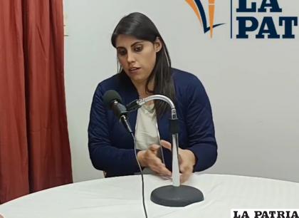Senadora Andrea Barrientos /Captura 
