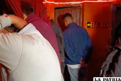 El delito fue cometido en un lenocinio y los presuntos autores están aprehendidos /Policía