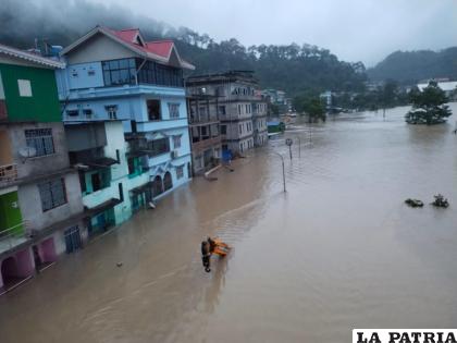 Imagen cedida por el Ejército de India sobre las inundaciones en el norte del país /EFE