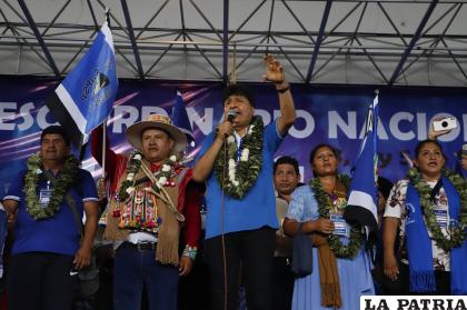 El líder cocalero fue ratificado como presidente del MAS /APG