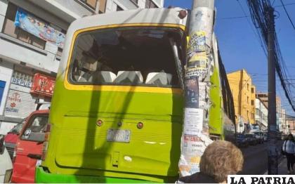 El conductor de un bus escolar se desvaneció mientras transportaba a estudiantes / RR.SS.