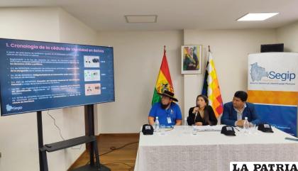 Directora nacional del Segip brinda detalles de la nueva cédula de identidad en Chuquisaca /Gentileza
