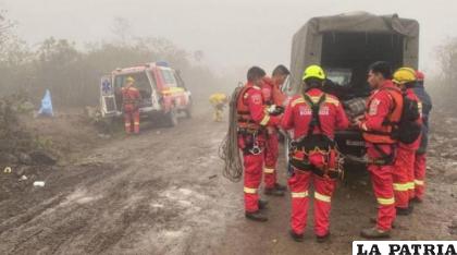 Rescatistas en labores en Tablas Monte, Cochabamba /Policía
