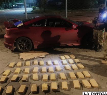 Los estupefacientes y el motorizado fueron secuestrados para fines investigativos /Aduana
