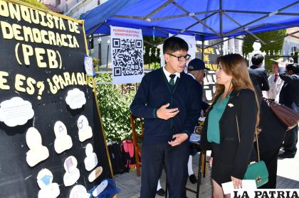 Estudiantes mostraron una â€œcoloridaâ€ jornada en honor a la democracia /LA PATRIA