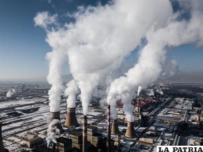 Los combustibles fósiles, como el carbón, son una fuente importante de contaminación medioambiental / Istock