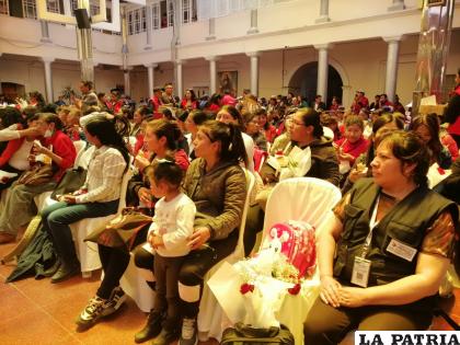 Mujeres fueron reconocidas por su rol en la sociedad /LA PATRIA
