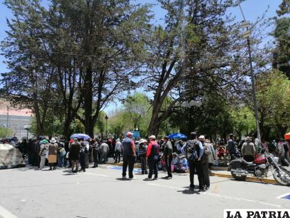 Vecinos de San José se movilizaron en la plaza principal /LA PATRIA