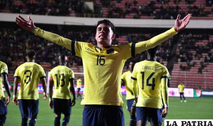 Kendry Páez se convirtió en el futbolista más jóven en anotar en una eliminatoria /APG