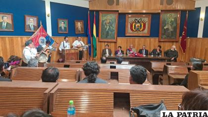 Acto de aniversario por los 131 años de la UTO /UTO 

