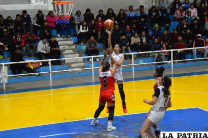 Estefany Copa fue una de las figuras en el conjunto orureño /LA PATRIA